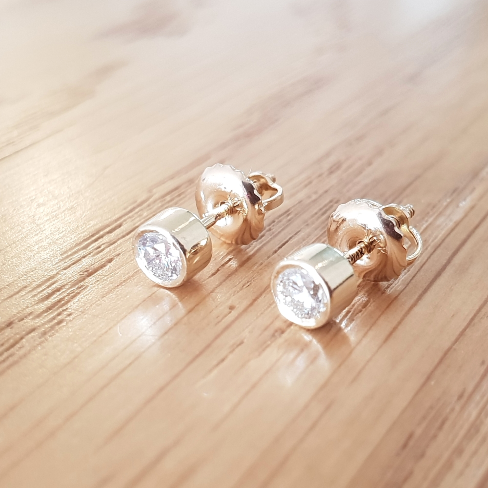 Realistic picture of 14K Gold 0.30ctw Diamond Stud Earrings