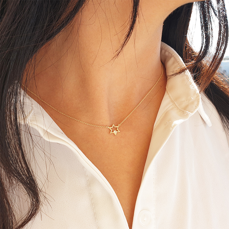 Realistic picture of 14k gold, 0.03ct diamonds tiny star of david necklace / choker / collar