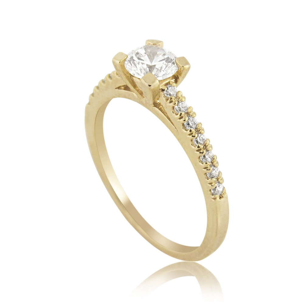 A Classic & Sparkling Engagement Ring