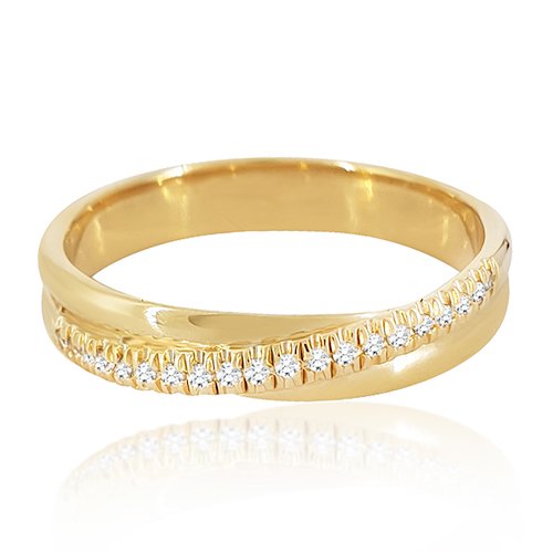 Realistic picture of 14k gold personalized diamond ring for two names