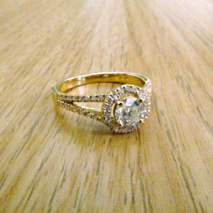 Realistic picture of 14k Gold, 0.71 Carat Diamond Engagement Ring
