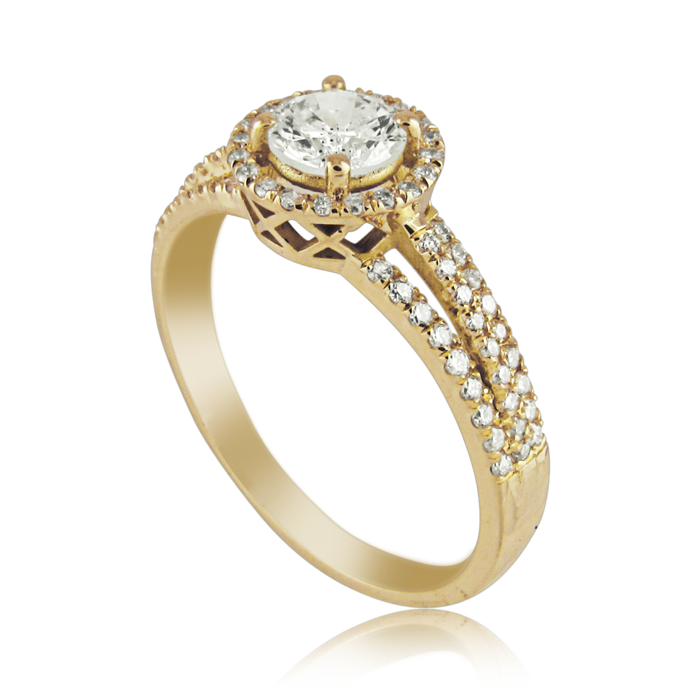 Engagement Ring Studded With 0.80 Carat Diamonds