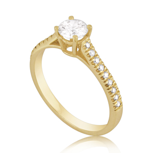 Classic & exclusive Engagement Ring