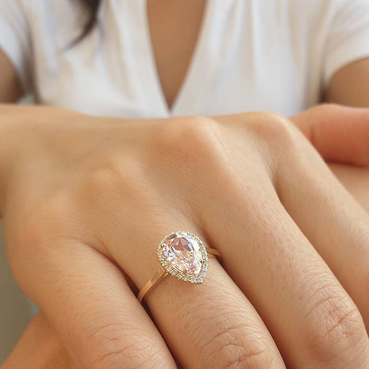 Realistic picture of 14k Gold Pear Shape Morganite Diamond Ring