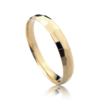 טבעת נישואין מרוקעת עשויה זהב 14K