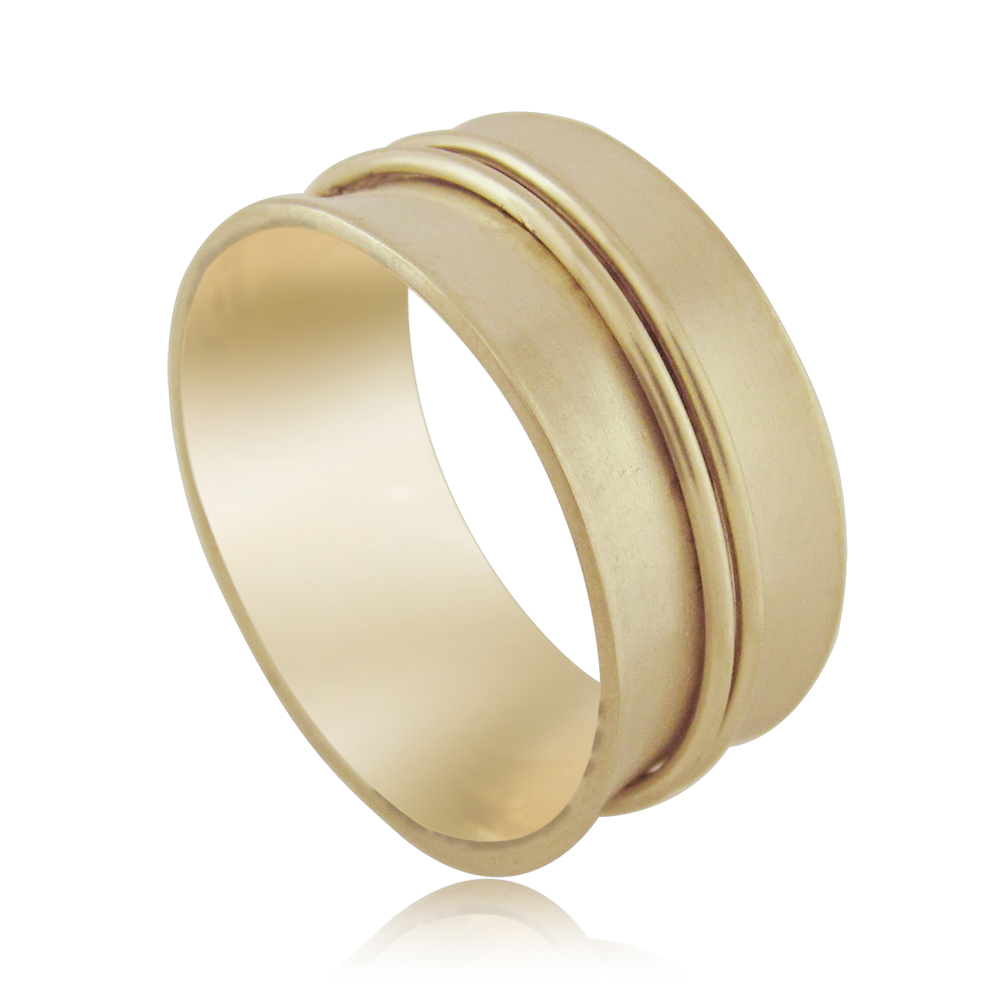  Yellow gold wedding ring abounds with hoops